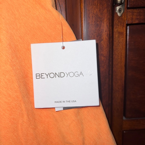 New beyond Yoga hot shot circle short orange - Picture 10 of 14